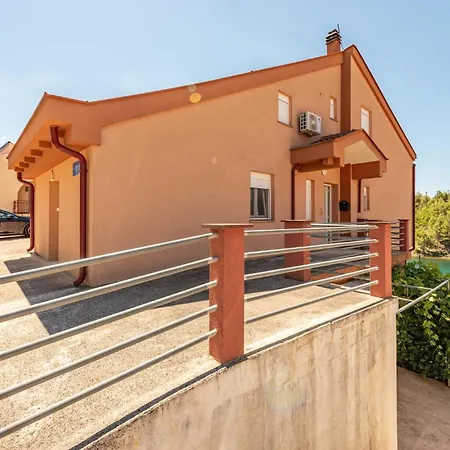 Διαμέρισμα 1 Bedroom Awesome In