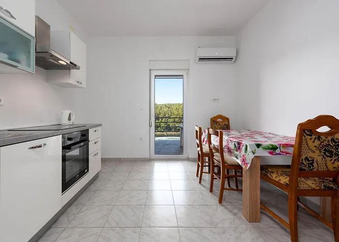 1 Bedroom Awesome In *